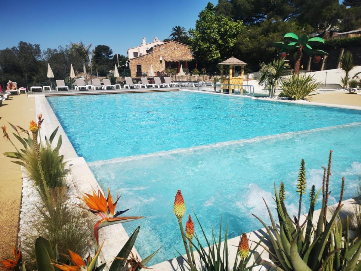 Mobil Home Neuf Camping L Ile Dor Plage St Raphael Avec Piscine Saint-Raphaël Buitenkant foto